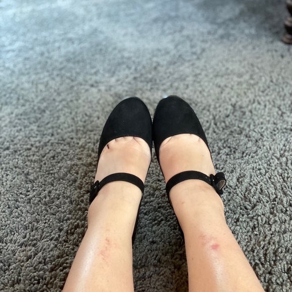 Black heels - Picture 3 of 4